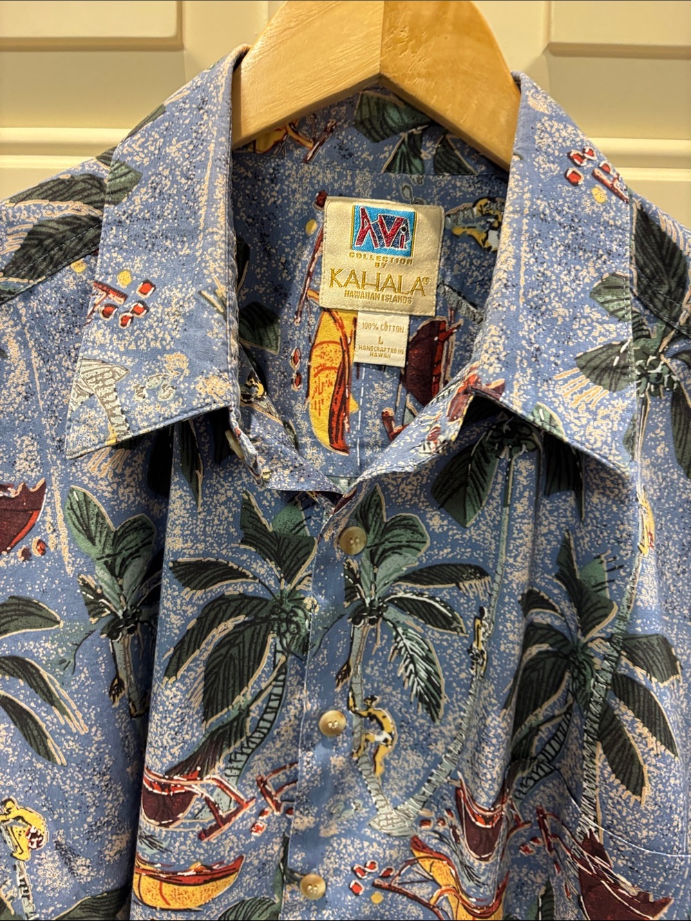 Like new men’s aloha shirt by Kahala